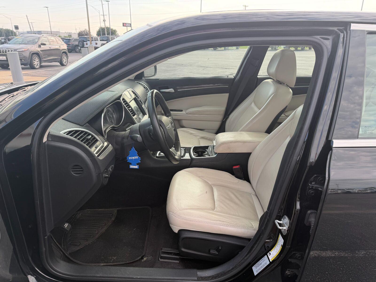 Used 2017 Gloss Black Chrysler Limited image 8