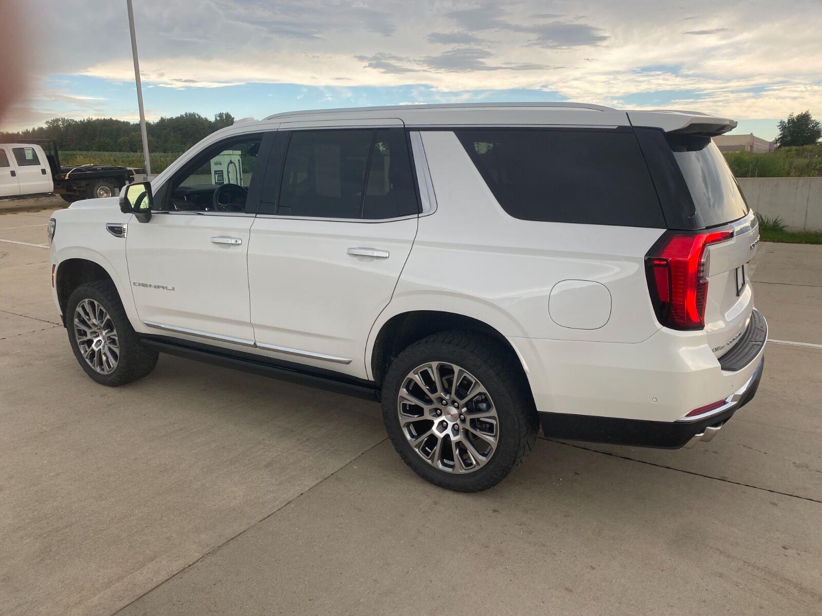 Used 2025 White Frost Tricoat GMC Denali image 2