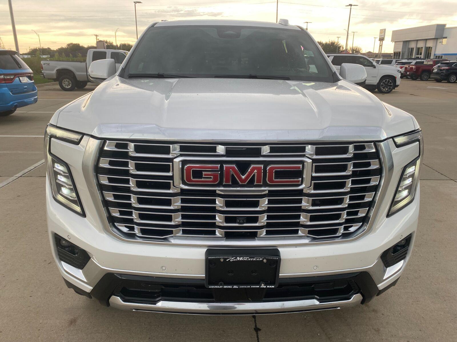 Used 2025 White Frost Tricoat GMC Denali image 7