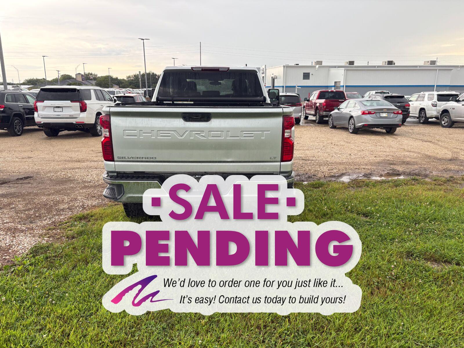 Used 2022 Silver Ice Metallic Chevrolet LT image 5