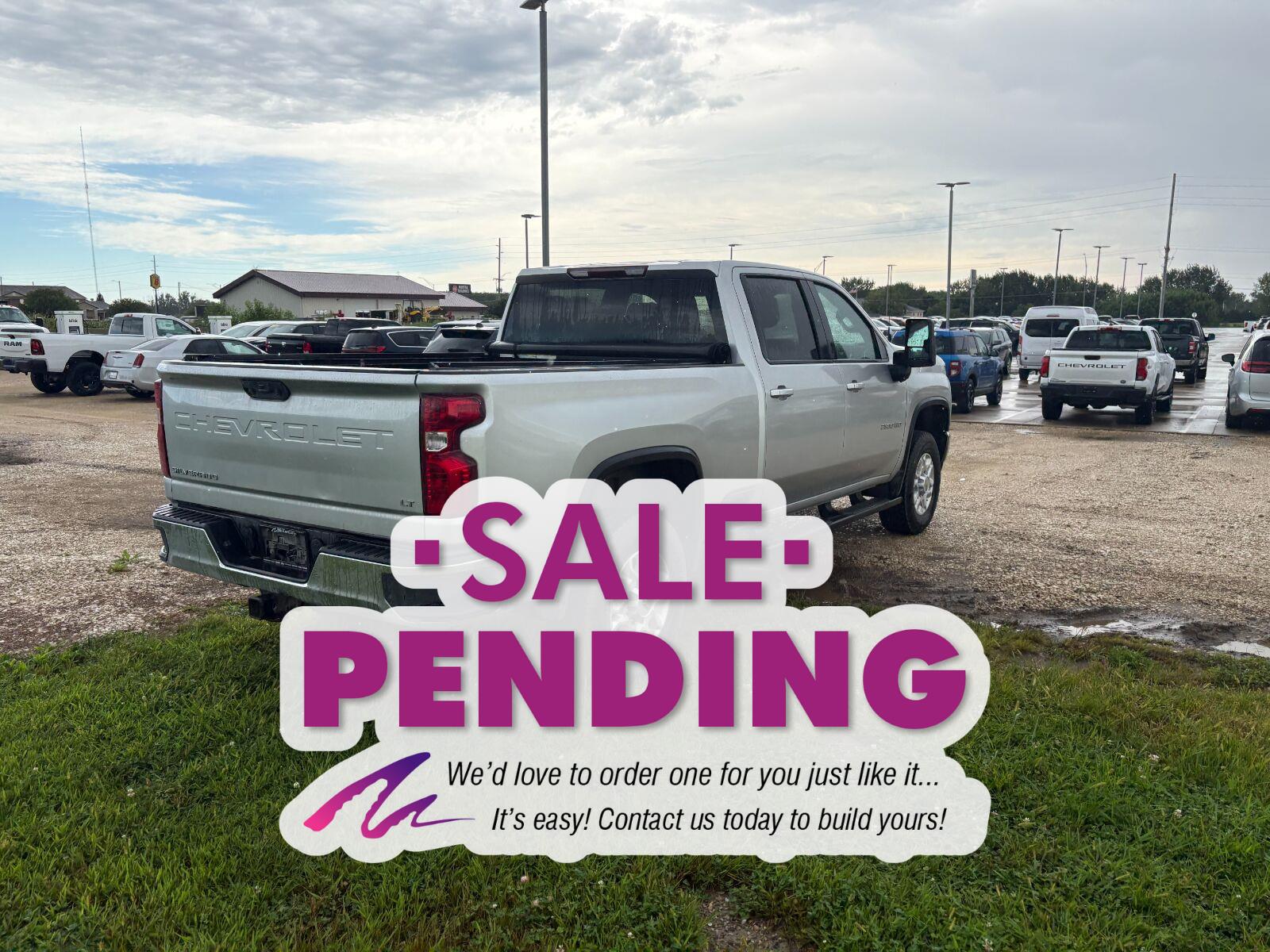 Used 2022 Silver Ice Metallic Chevrolet LT image 8