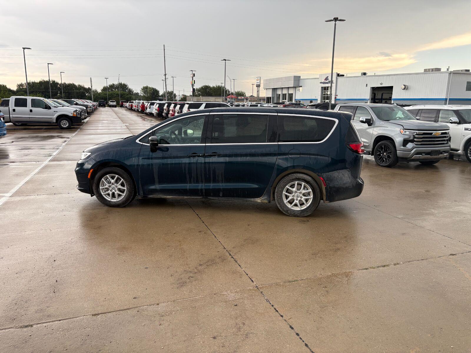 Used 2024 Fathom Blue Pearlcoat Chrysler Touring image 5