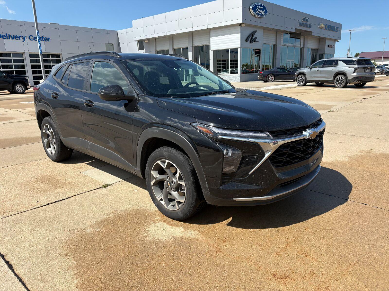 Used 2025 Mosaic Black Metallic Chevrolet LT image 7