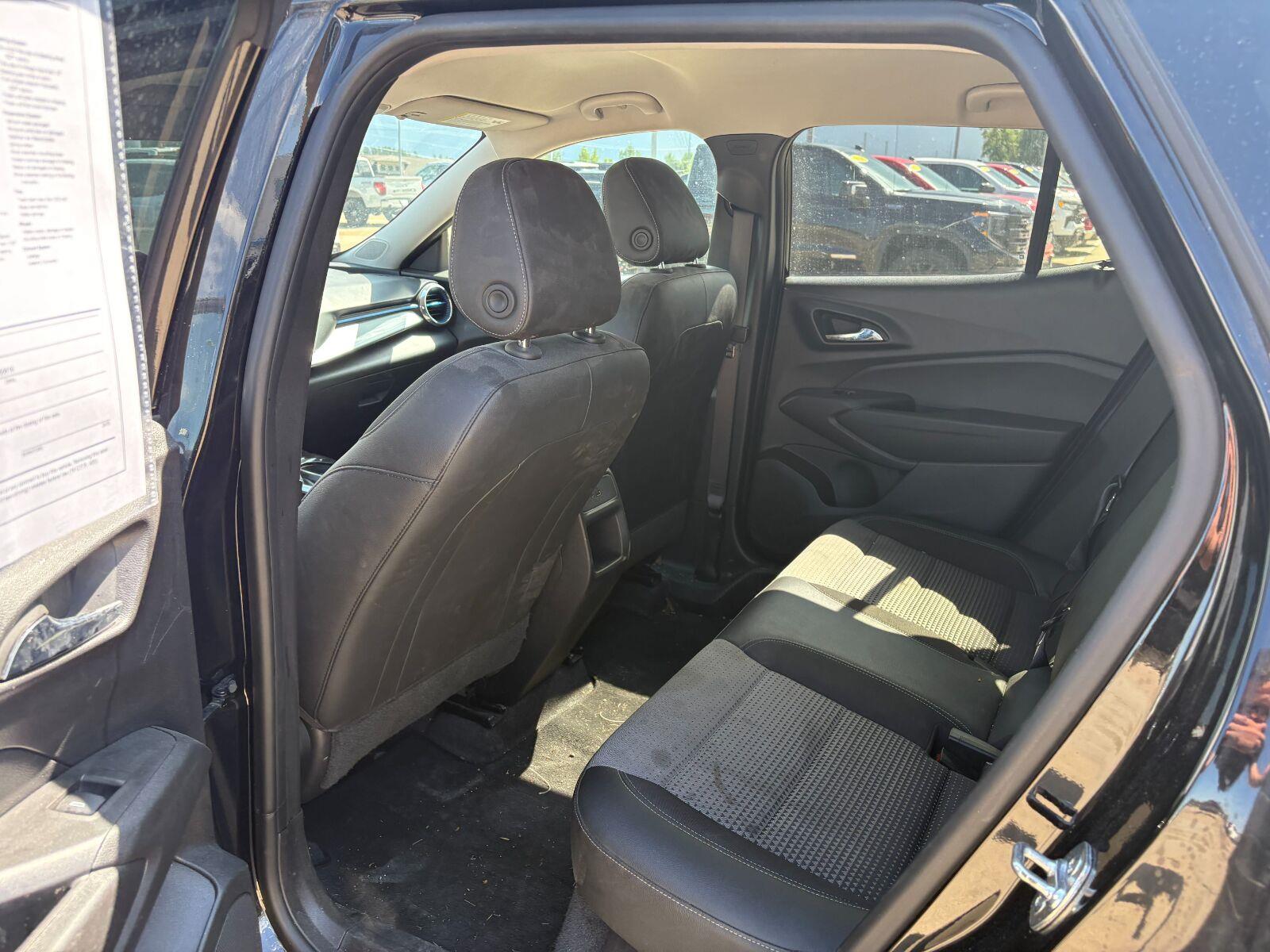 Used 2025 Mosaic Black Metallic Chevrolet LT image 9
