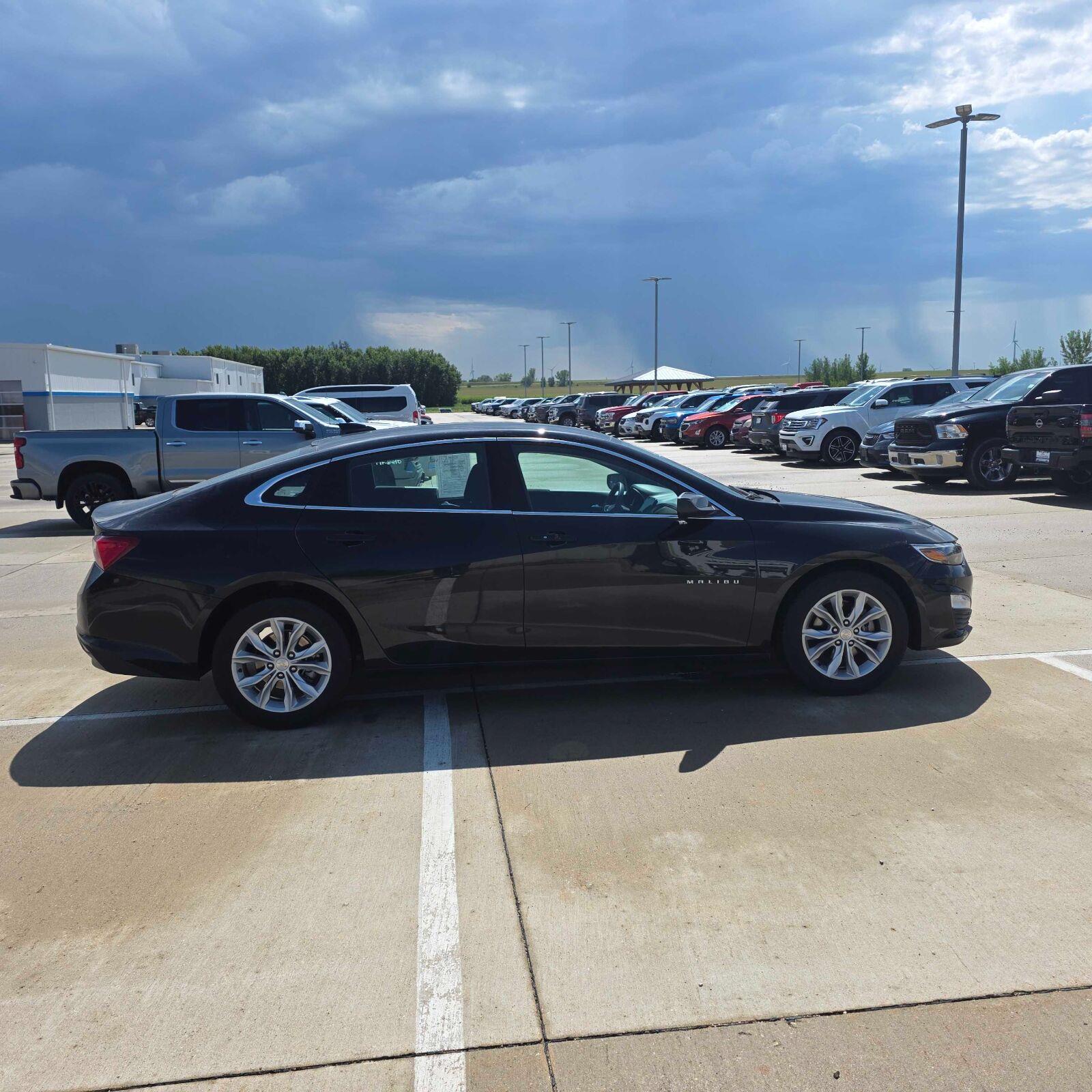 Used 2025 Mosaic Black Metallic Chevrolet LT image 3