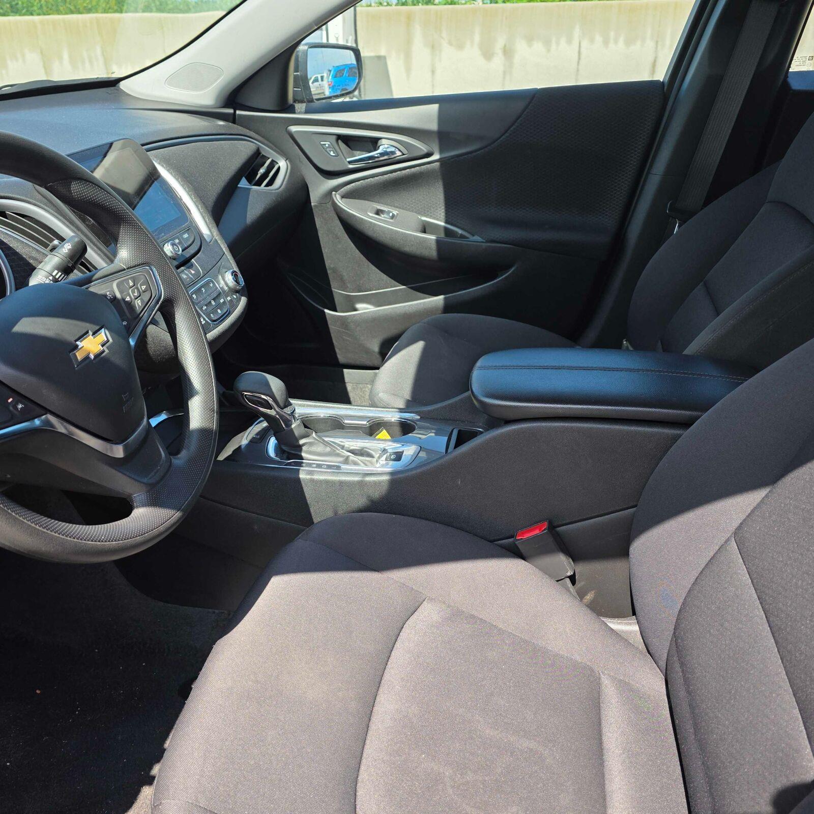 Used 2025 Mosaic Black Metallic Chevrolet LT image 5