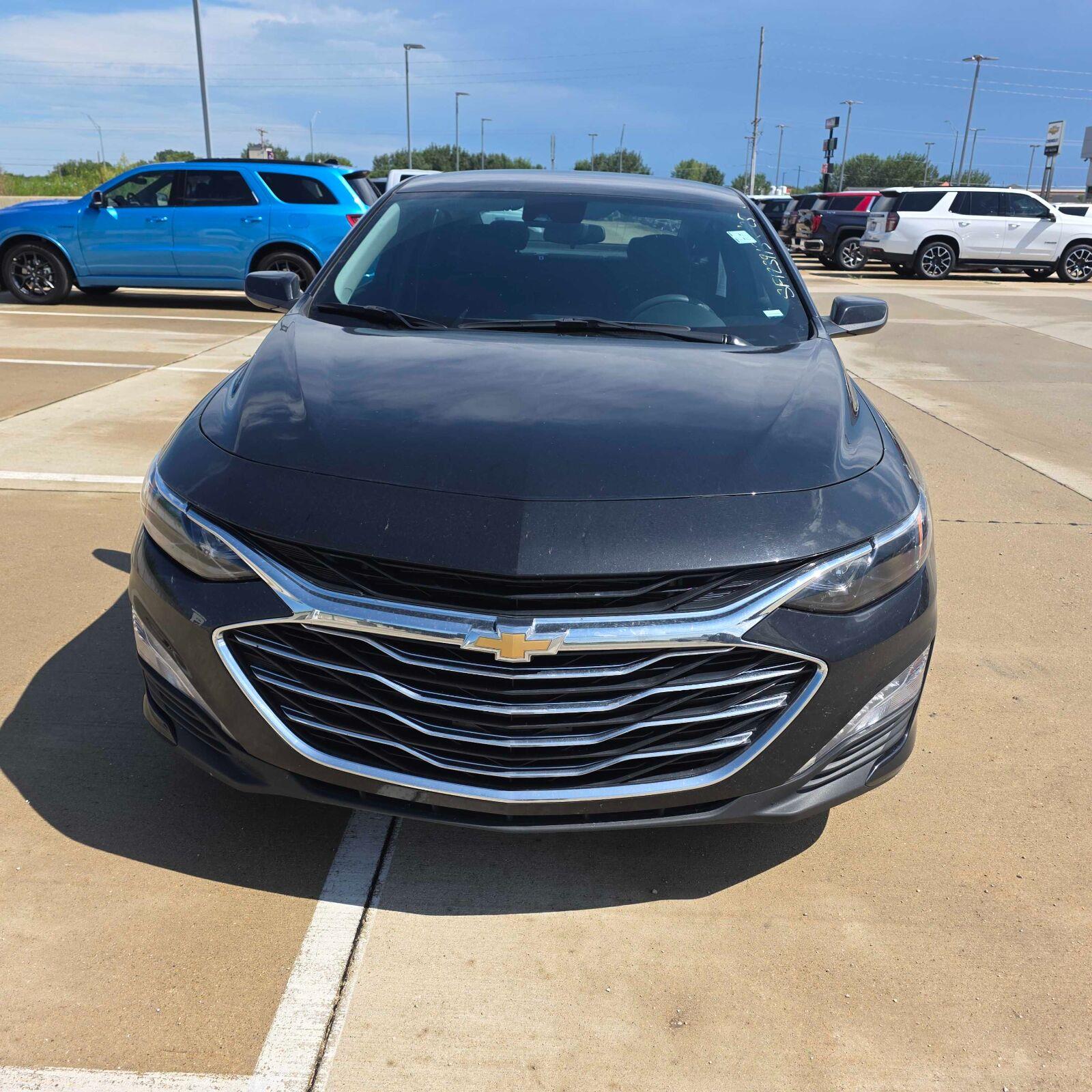 Used 2025 Mosaic Black Metallic Chevrolet LT image 8