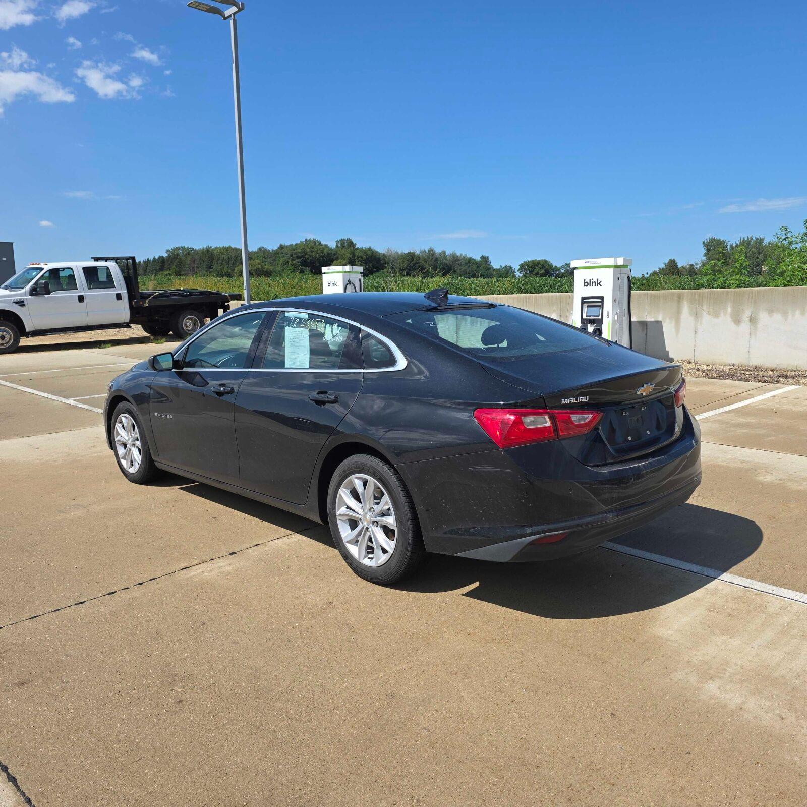 Used 2025 Mosaic Black Metallic Chevrolet LT image 11
