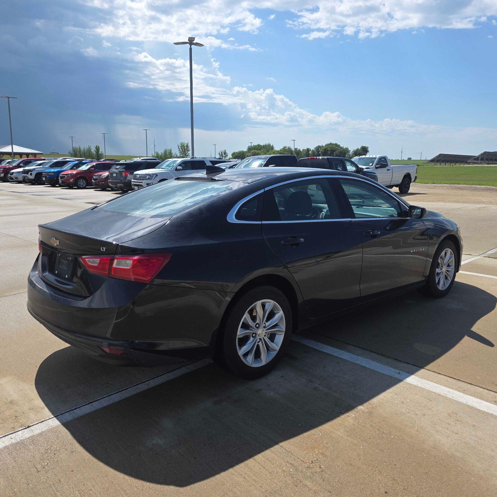 Used 2025 Mosaic Black Metallic Chevrolet LT image 12