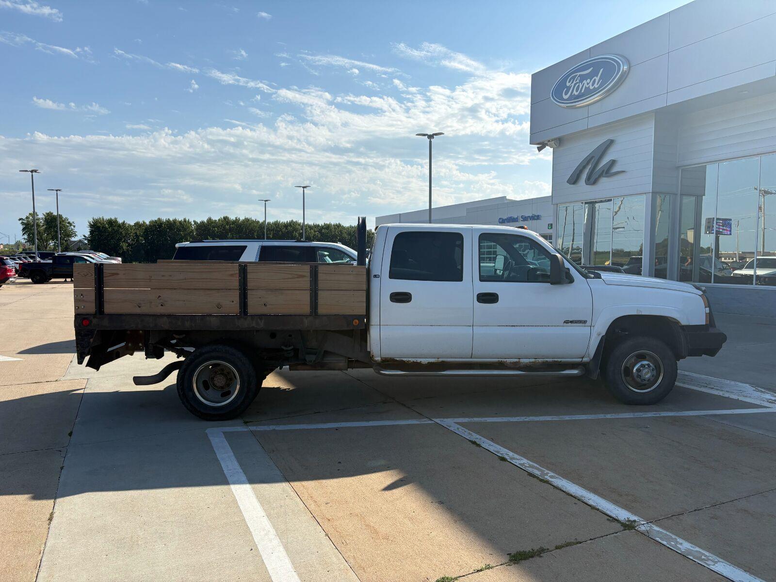Used 2005 Summit White Chevrolet LS image 7
