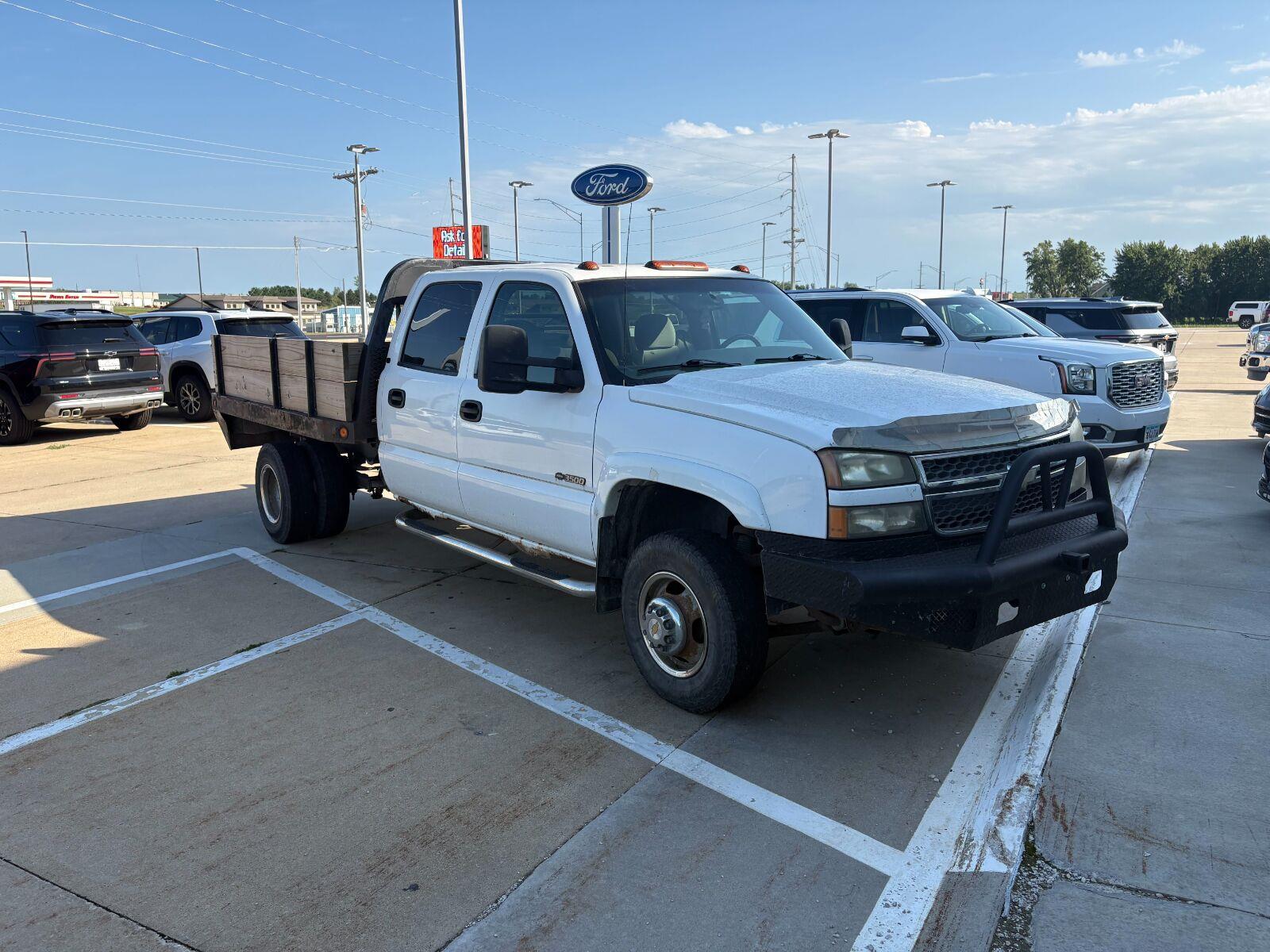 Used 2005 Summit White Chevrolet LS image 8
