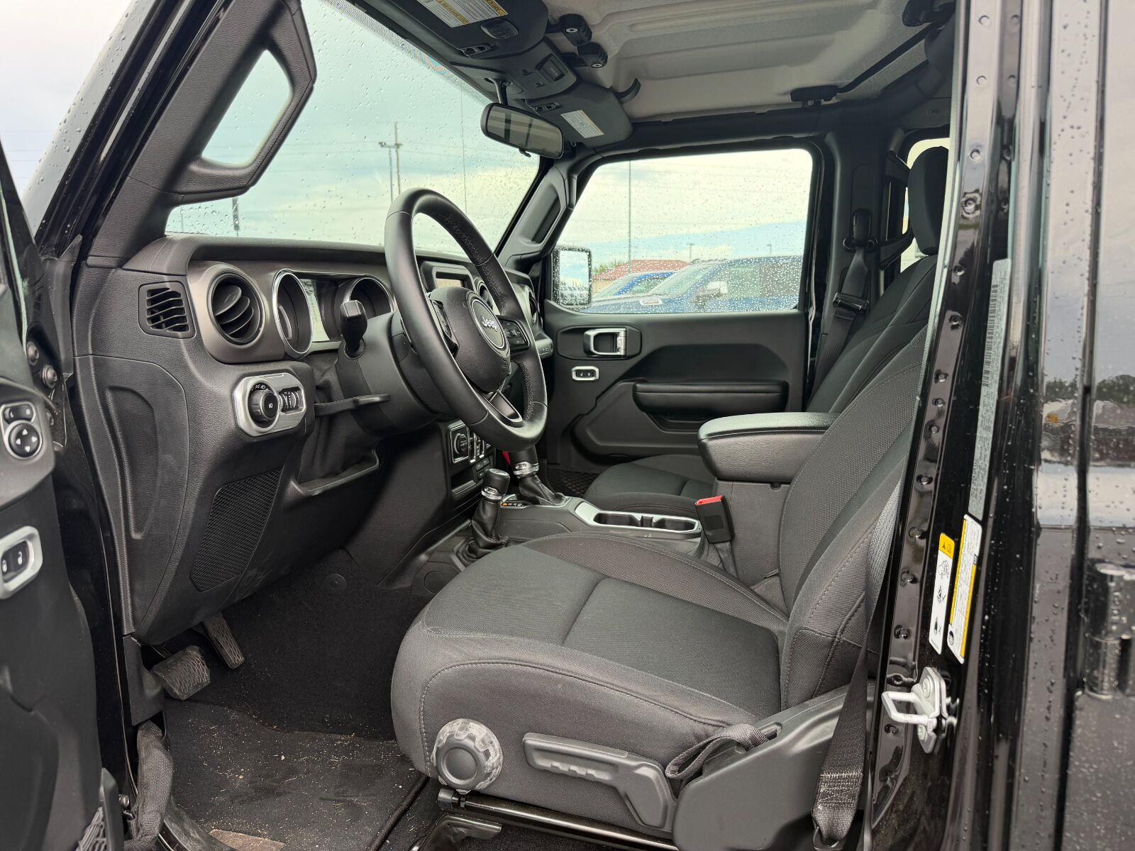 Used 2018 Black Clearcoat Jeep Sport S image 6