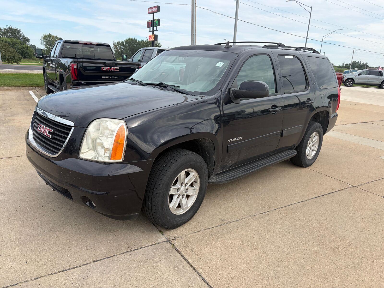 Onyx Black 2014 GMC Yukon SUV / Crossover Four-Wheel Drive 6-Speed Automatic