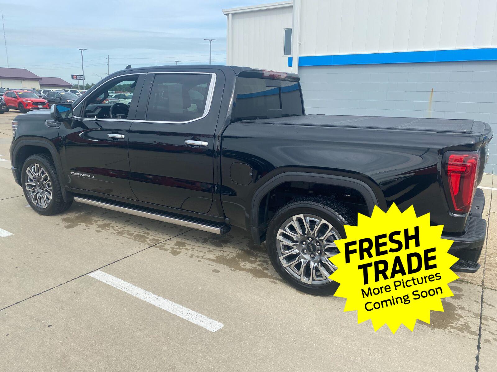 Used 2025 Onyx Black GMC Denali Ultimate image 2