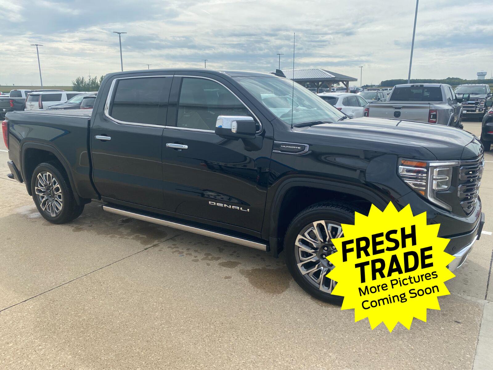 Used 2025 Onyx Black GMC Denali Ultimate image 6