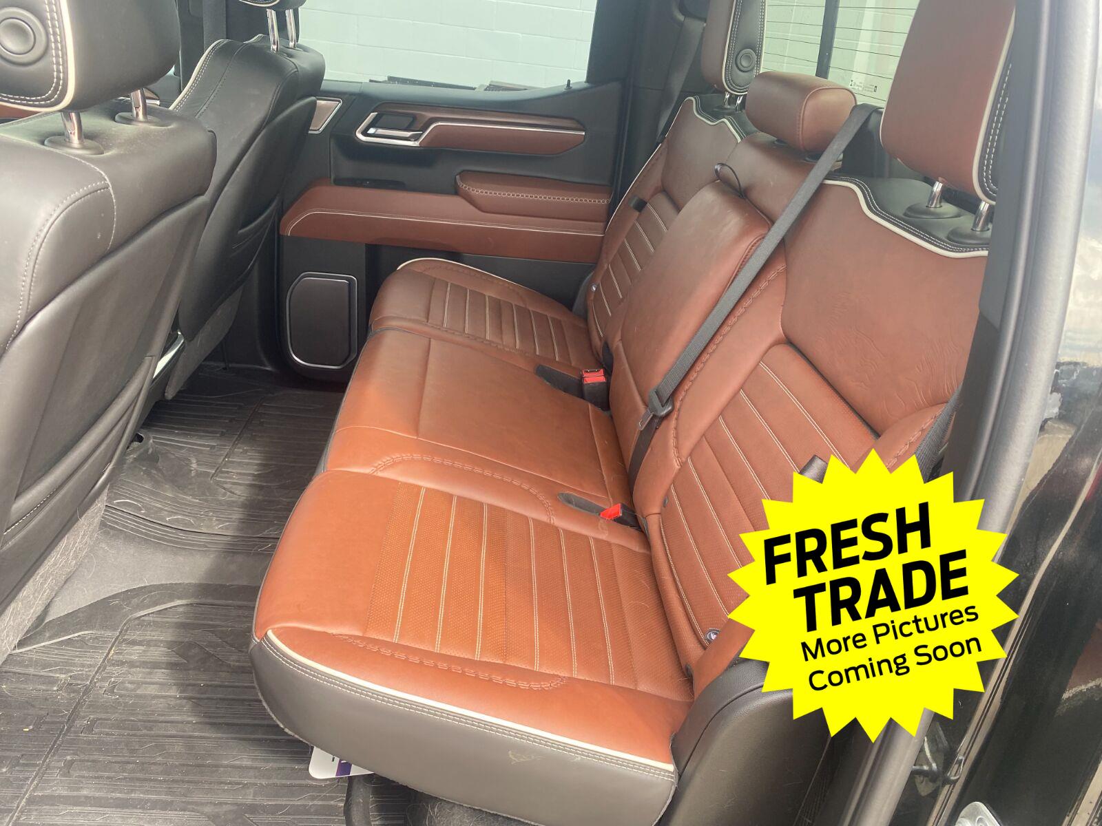 Used 2025 Onyx Black GMC Denali Ultimate image 9