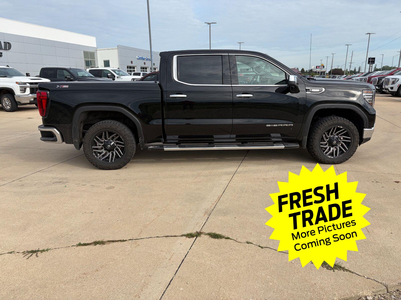 Used 2023 Onyx Black GMC SLT image 10