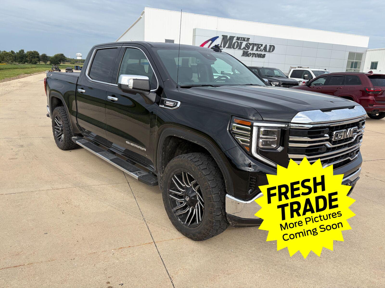 Used 2023 Onyx Black GMC SLT image 5