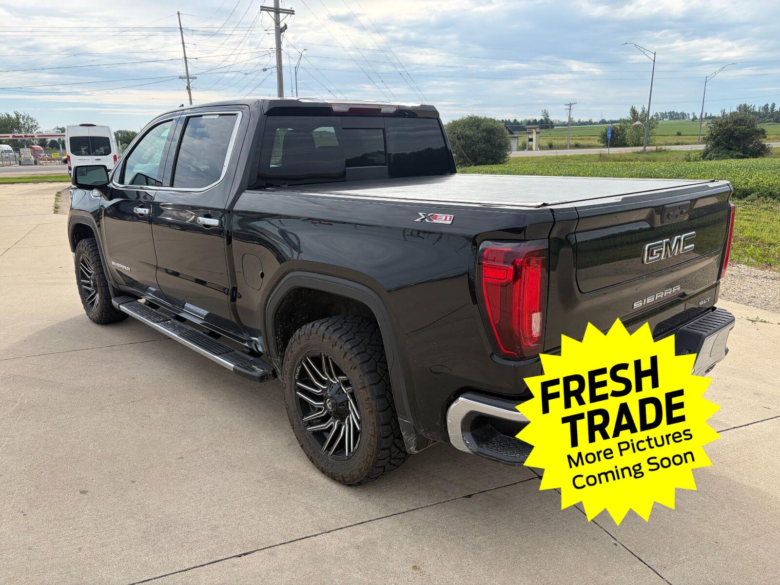 Used 2023 Onyx Black GMC SLT image 2