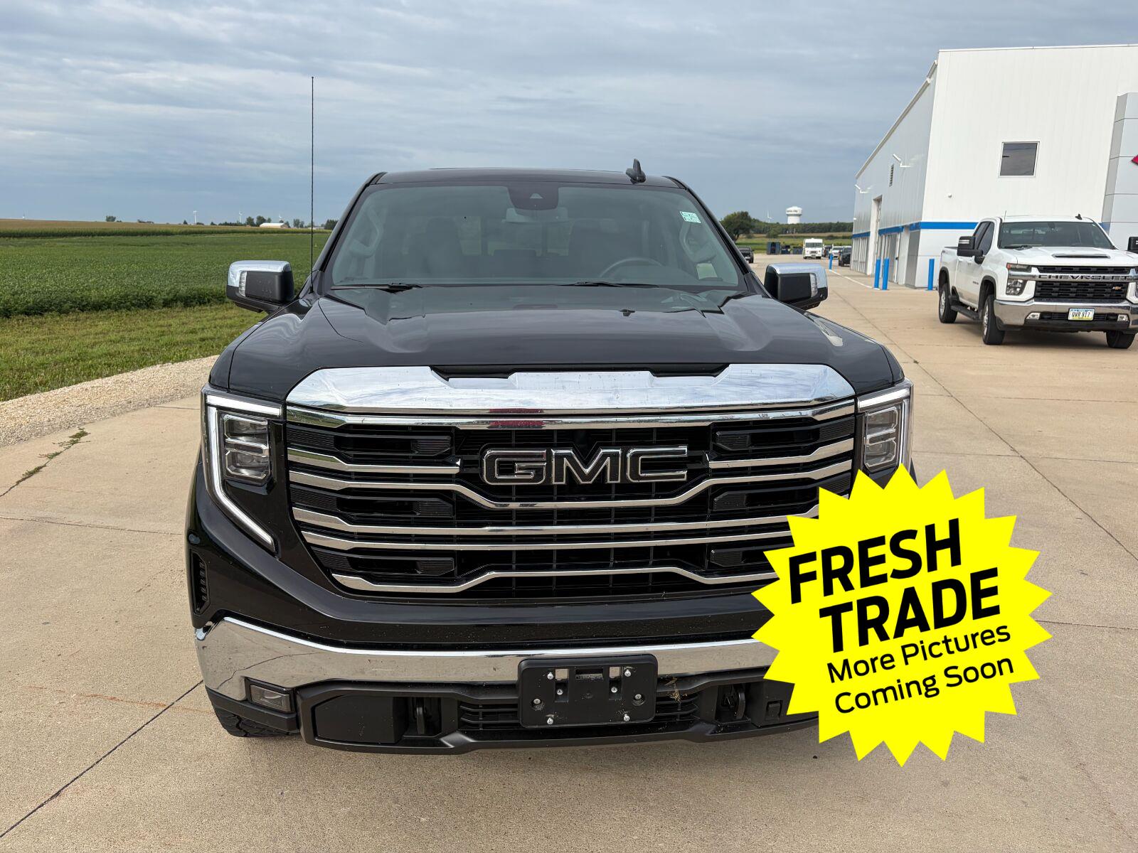 Used 2023 Onyx Black GMC SLT image 4