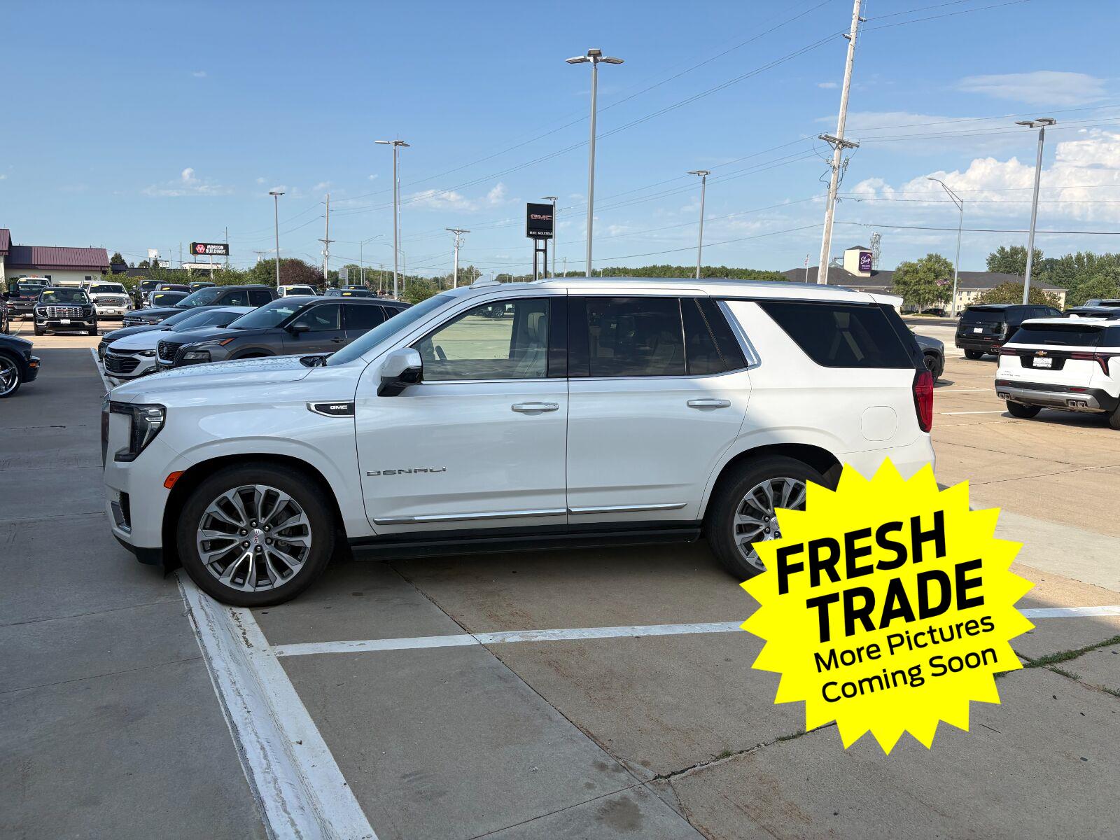Used 2021 White Frost Tricoat GMC Denali image 8