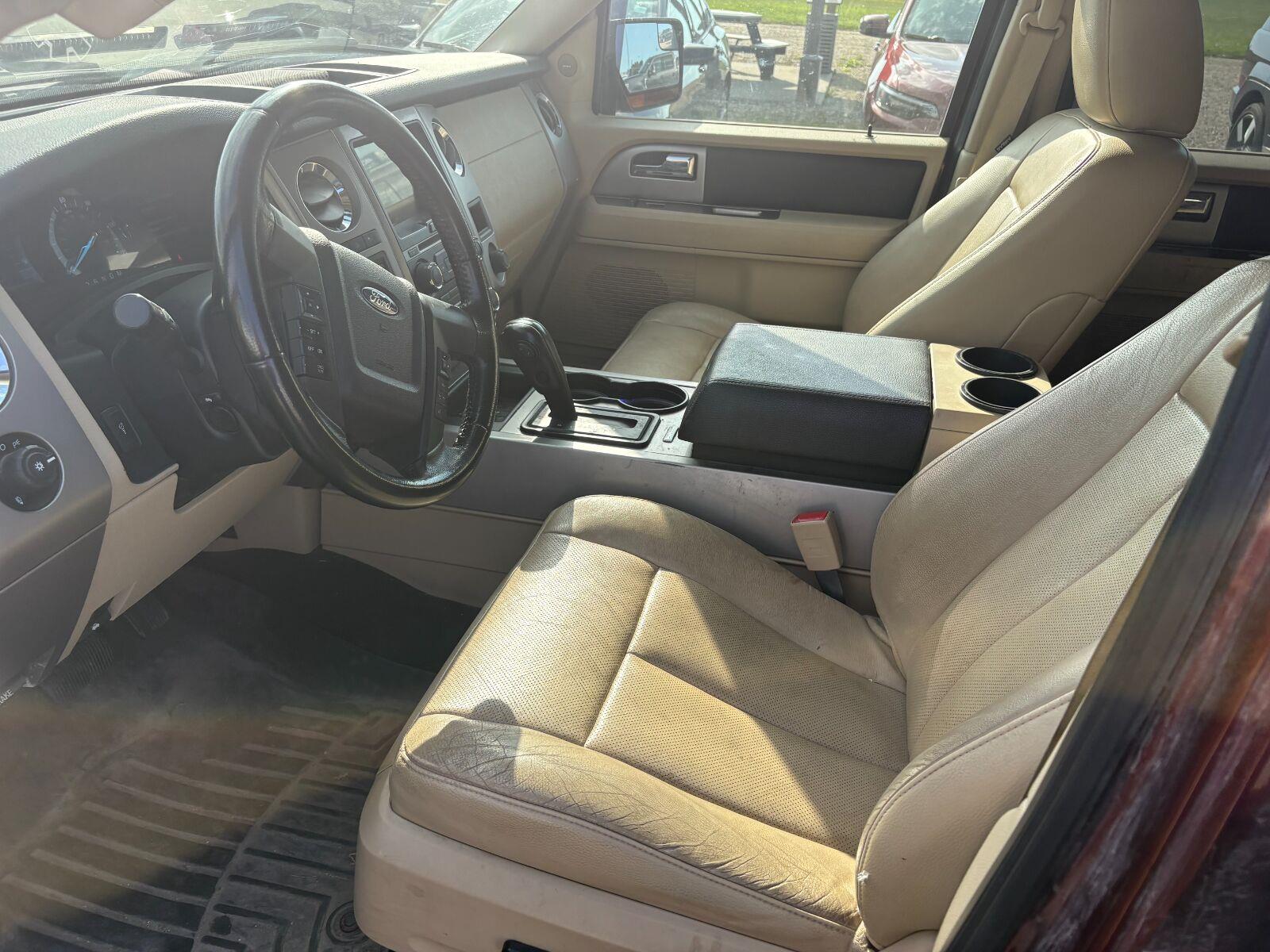 Used 2017 Bronze Fire Ford XLT image 6