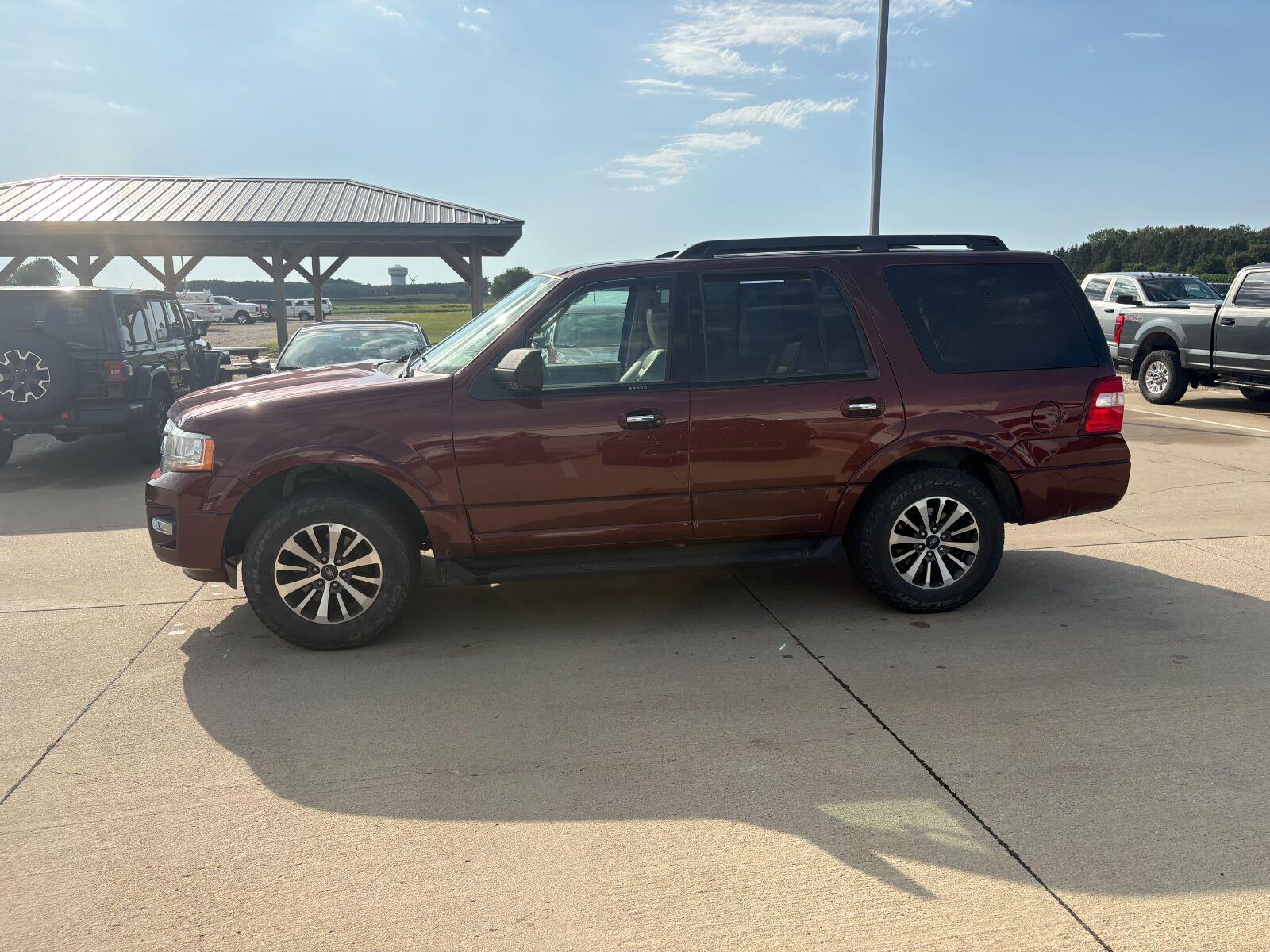 Used 2017 Bronze Fire Ford XLT image 8
