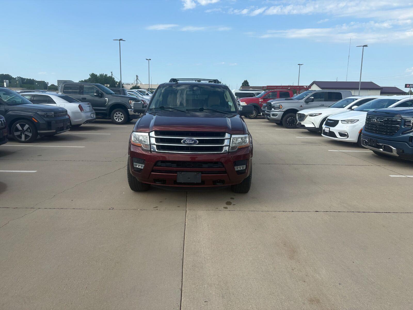 Used 2017 Bronze Fire Ford XLT image 10