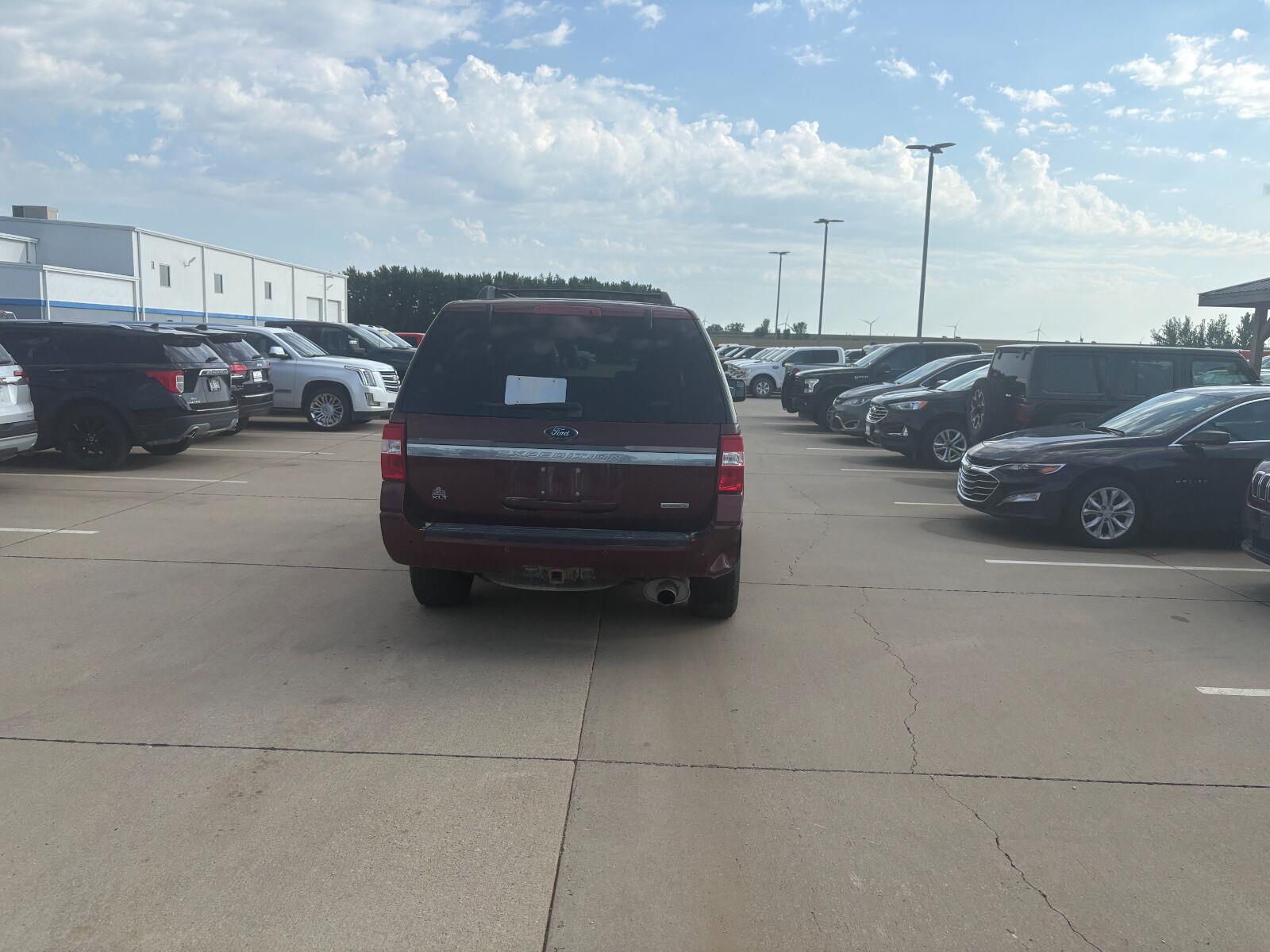 Used 2017 Bronze Fire Ford XLT image 4