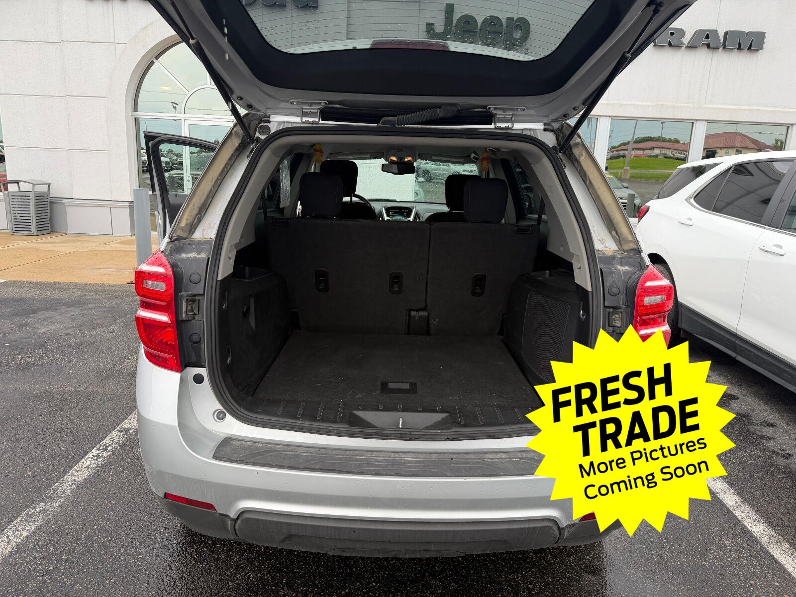 Used 2016 Silver Ice Metallic Chevrolet LT image 10