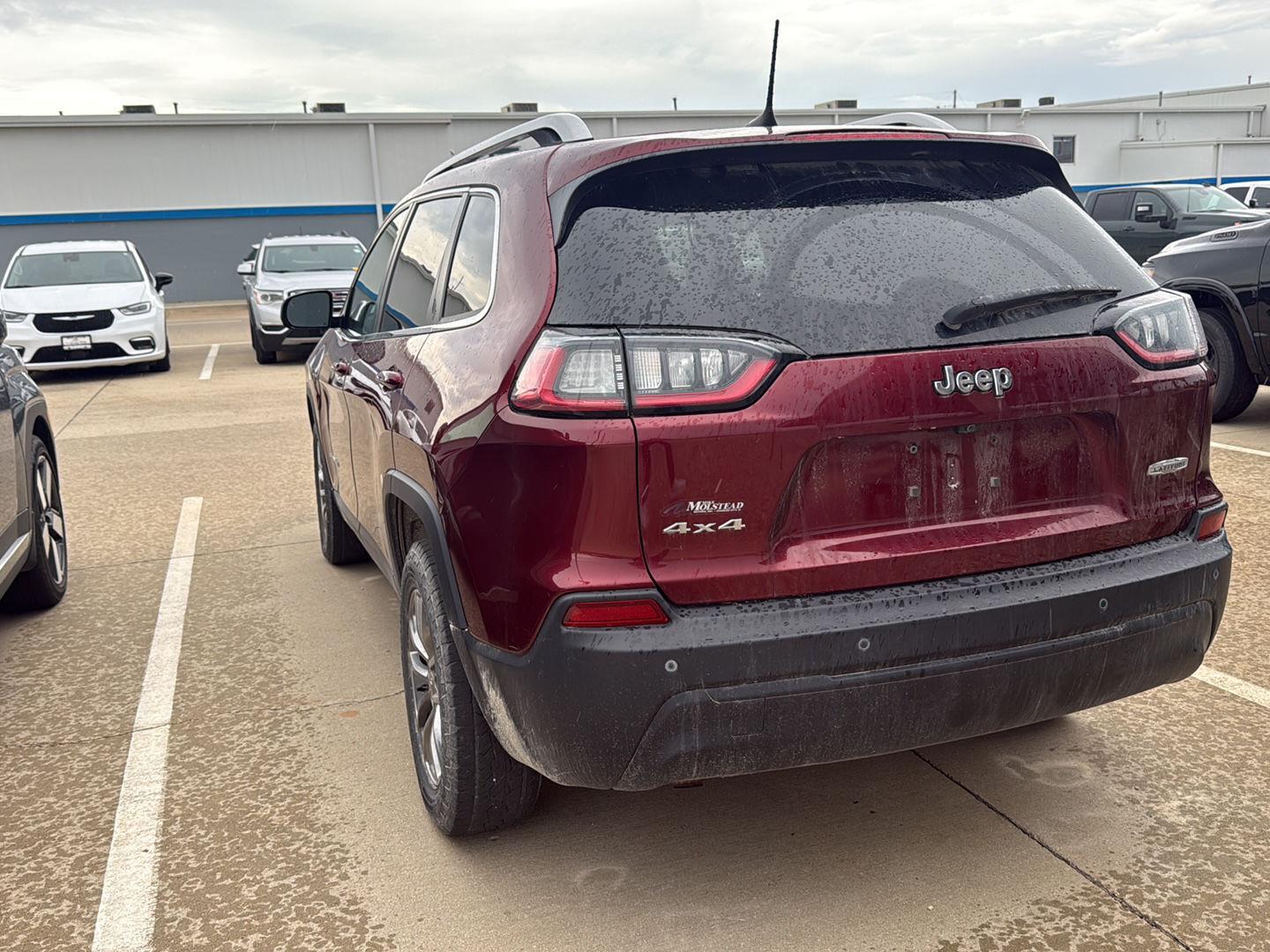 Used 2019 Velvet Red Pearlcoat Jeep Latitude Plus image 5