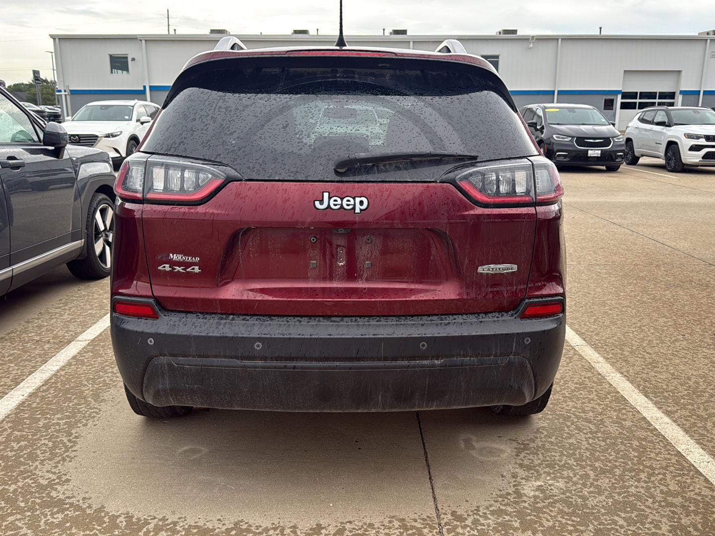 Used 2019 Velvet Red Pearlcoat Jeep Latitude Plus image 6