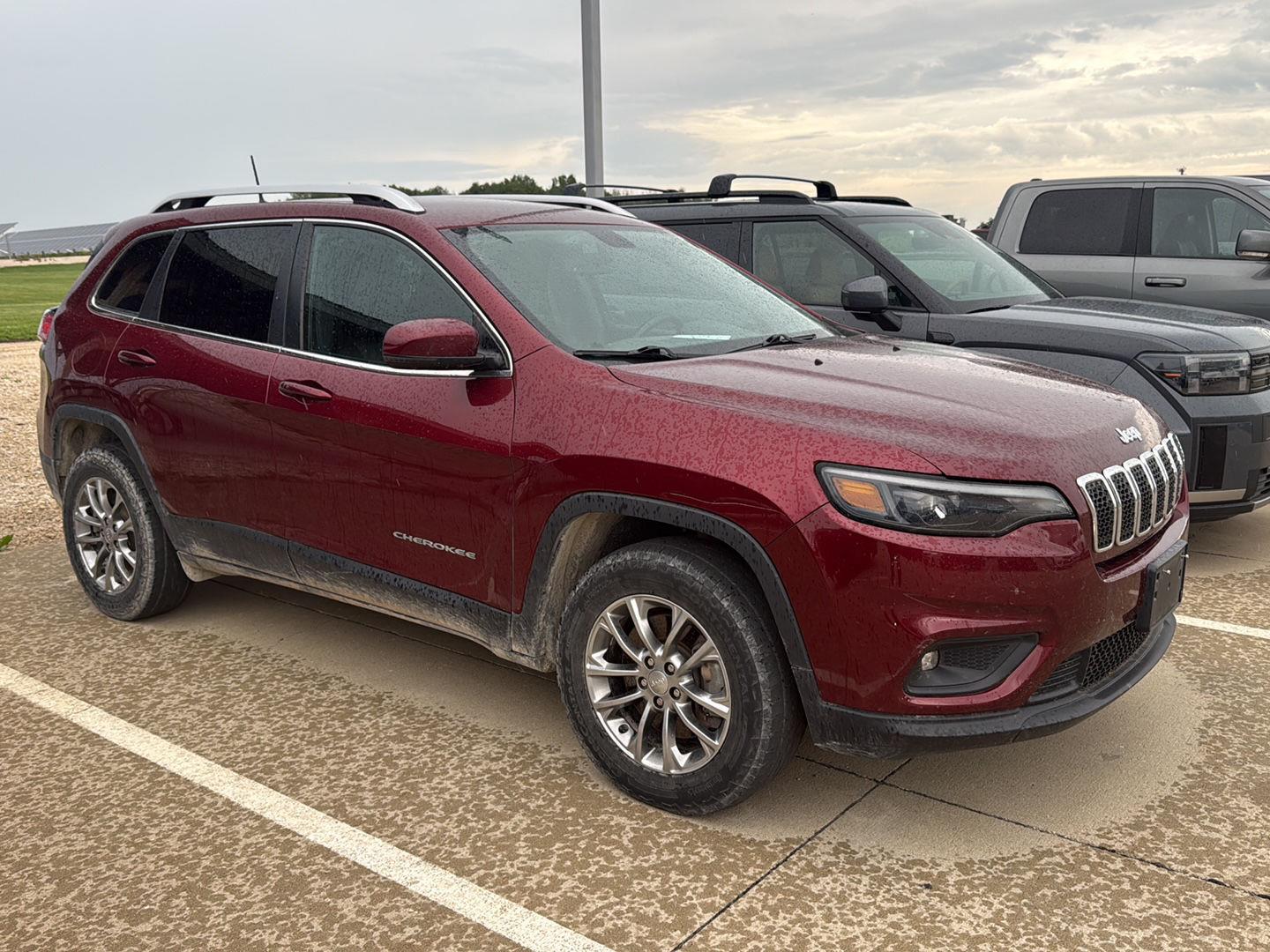 Used 2019 Velvet Red Pearlcoat Jeep Latitude Plus image 10