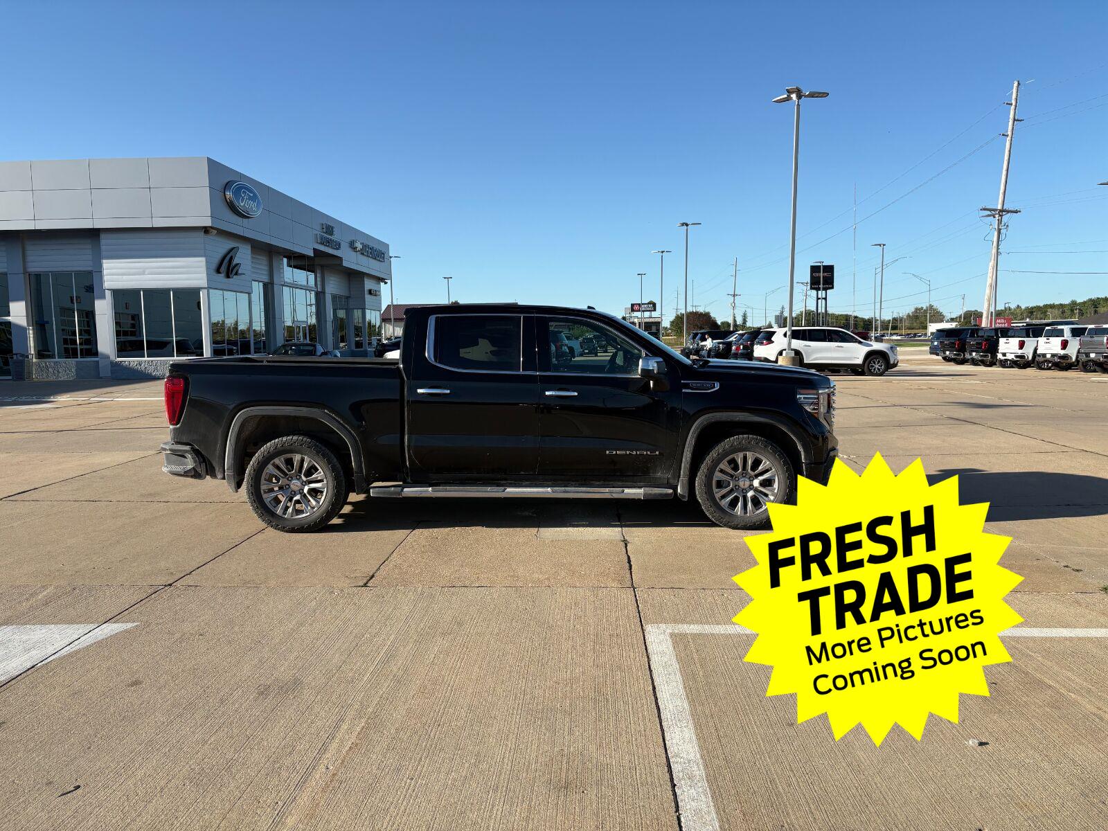 Used 2023 Onyx Black GMC Denali image 4