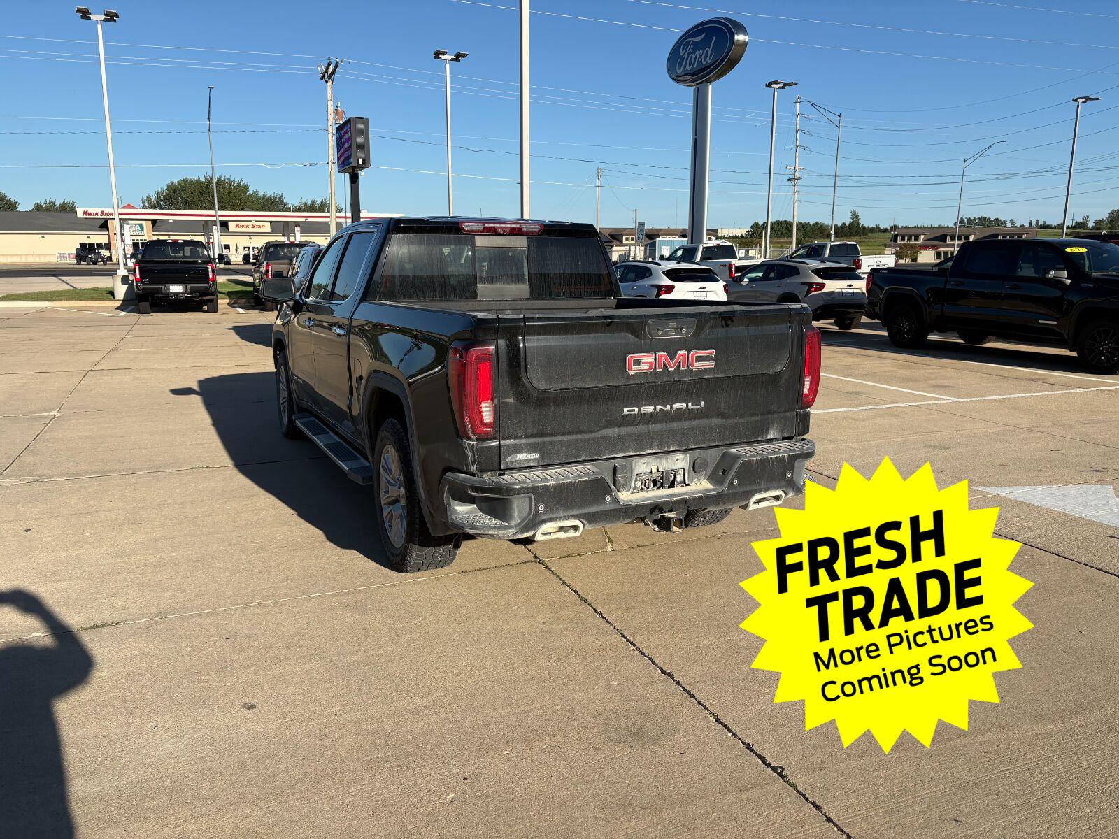 Used 2023 Onyx Black GMC Denali image 7