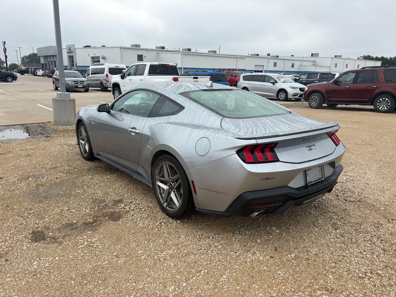 Used 2025 Iconic Silver Ford GT Premium image 10