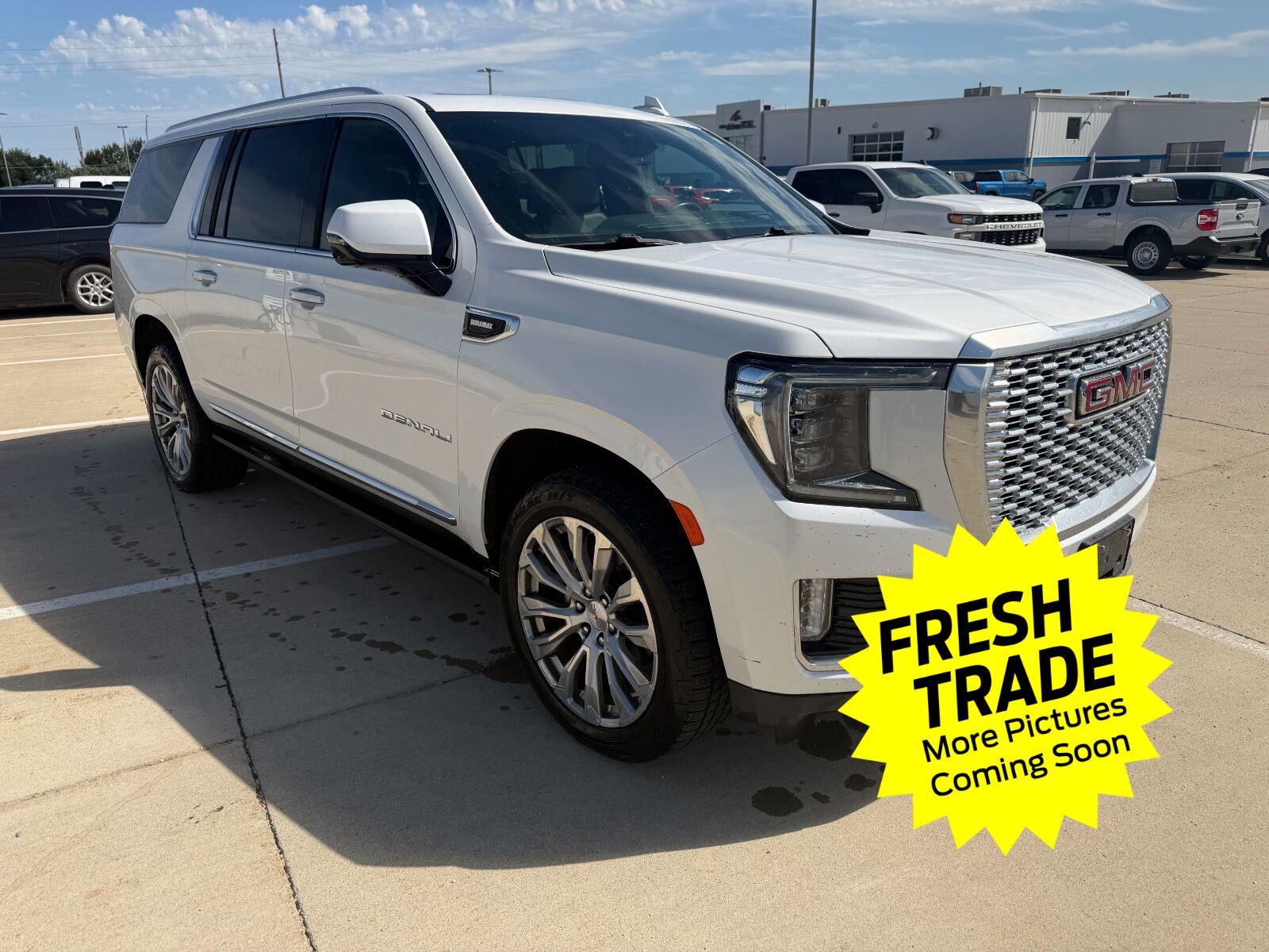 Used 2023 White Frost Tricoat GMC Denali image 2