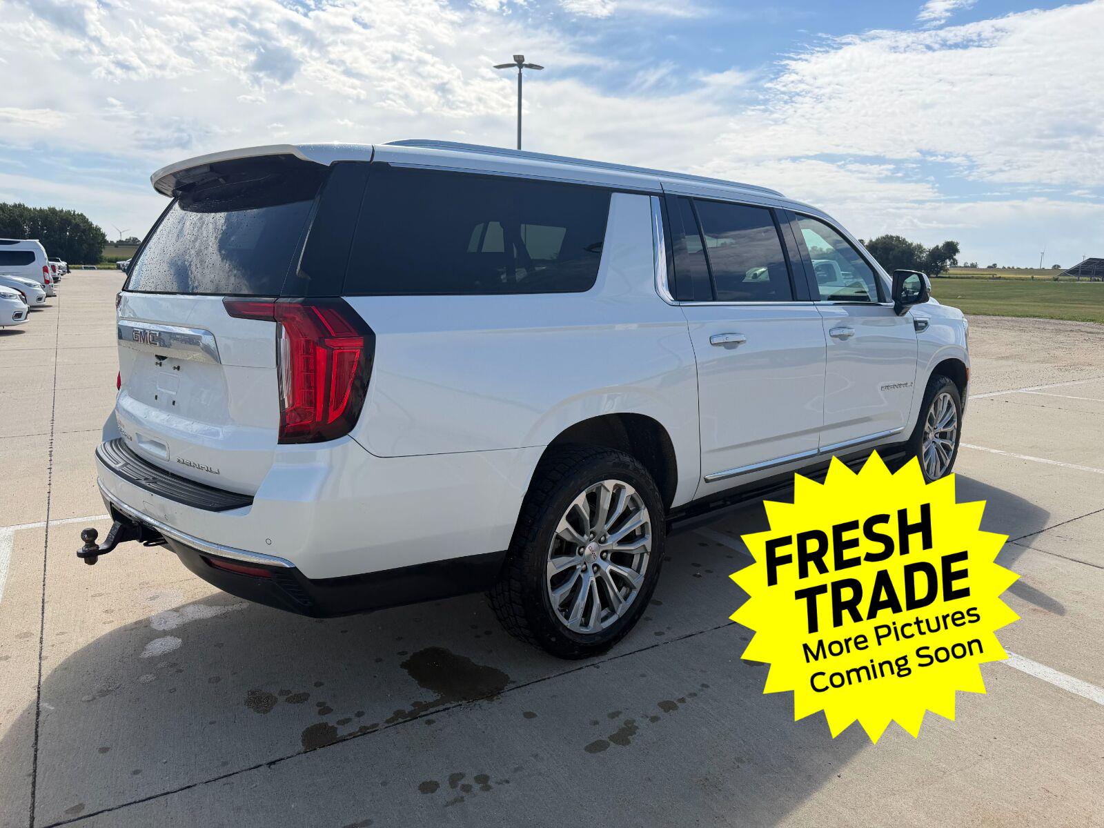 Used 2023 White Frost Tricoat GMC Denali image 3