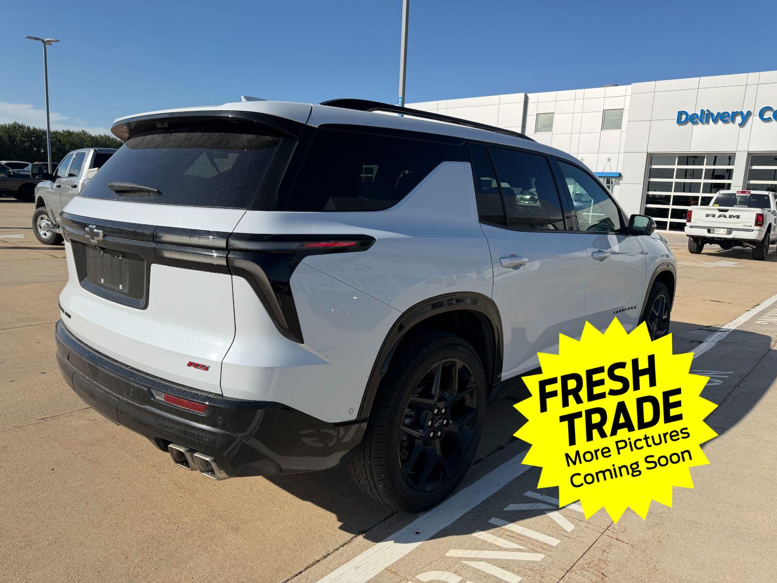 Used 2026 Polar White Tricoat Chevrolet AWD RS image 3