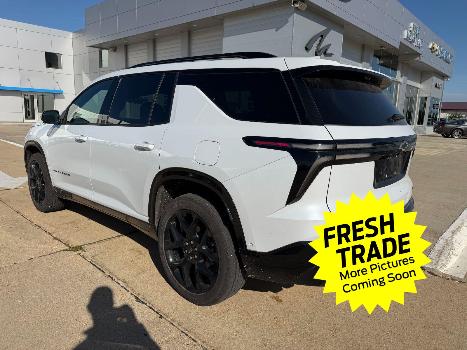 Used 2026 Polar White Tricoat Chevrolet AWD RS image 4