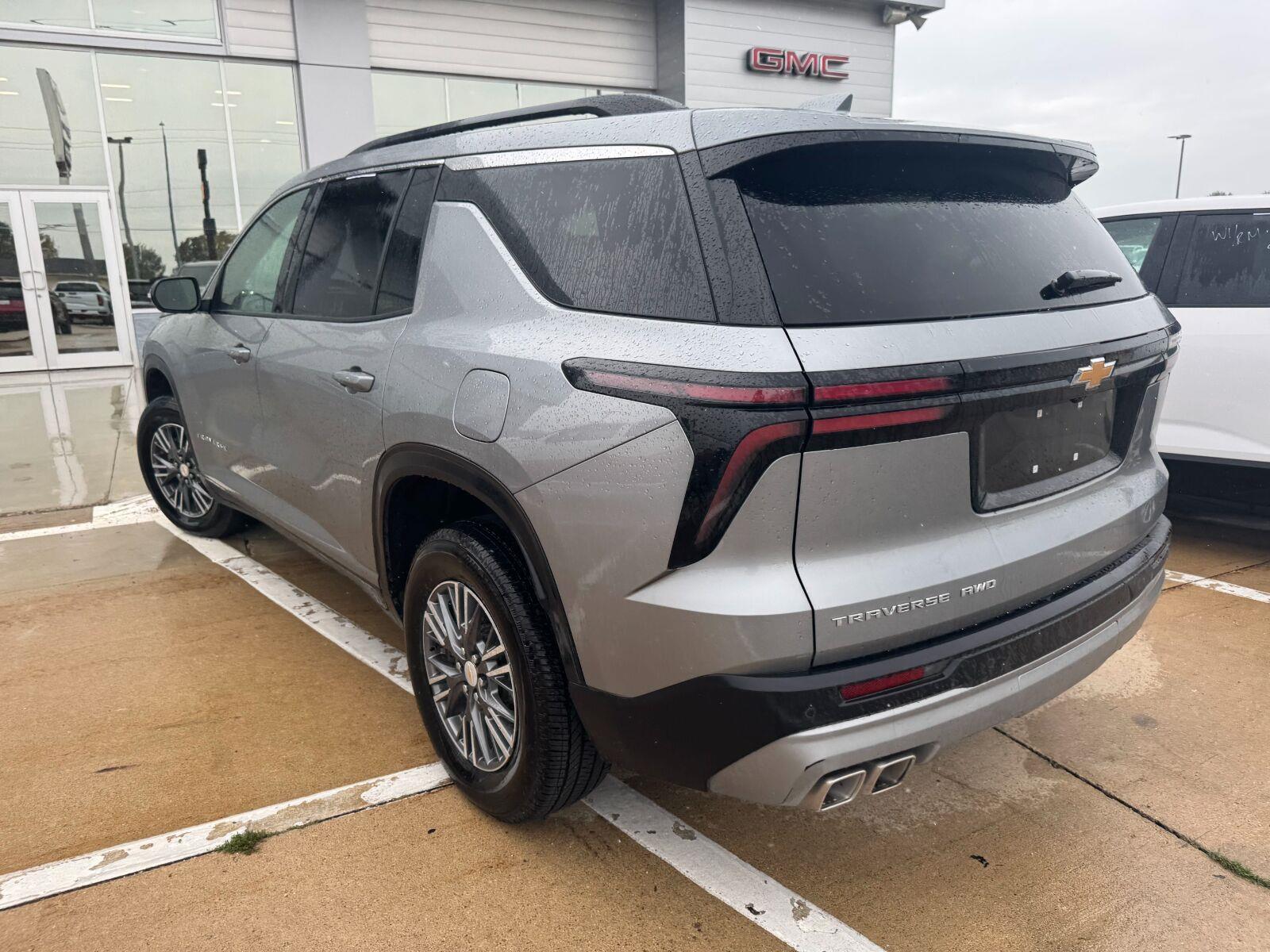 Used 2026 Sterling Gray Metallic Chevrolet AWD LT image 4