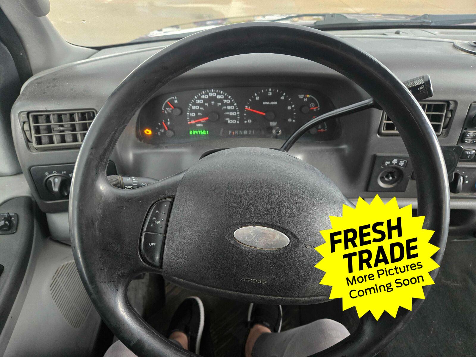 Used 2004  FORD  image 10