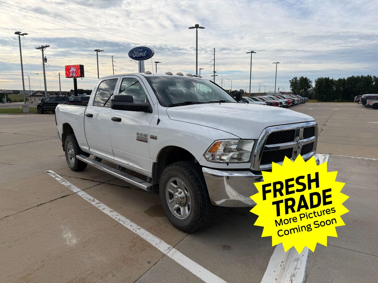 Used 2015 Bright White Clearcoat Ram Tradesman image 3