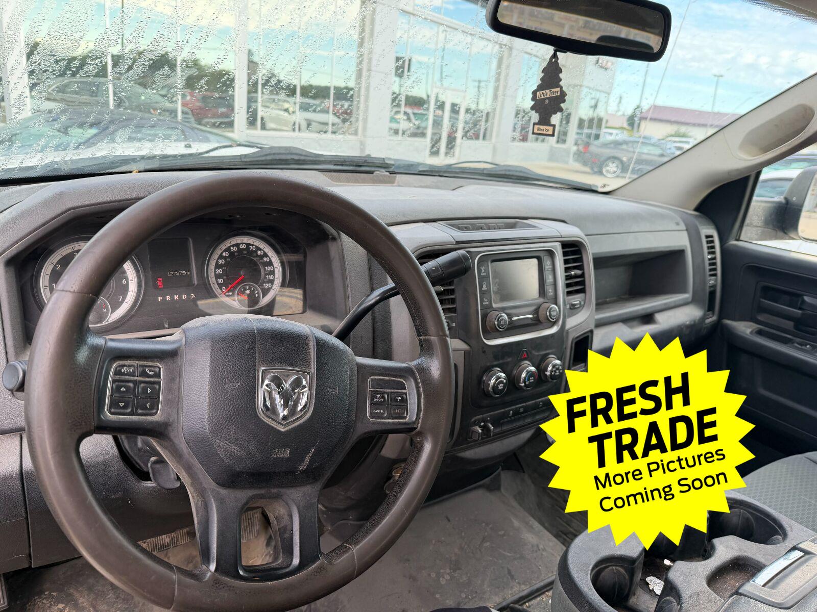 Used 2015 Bright White Clearcoat Ram Tradesman image 9