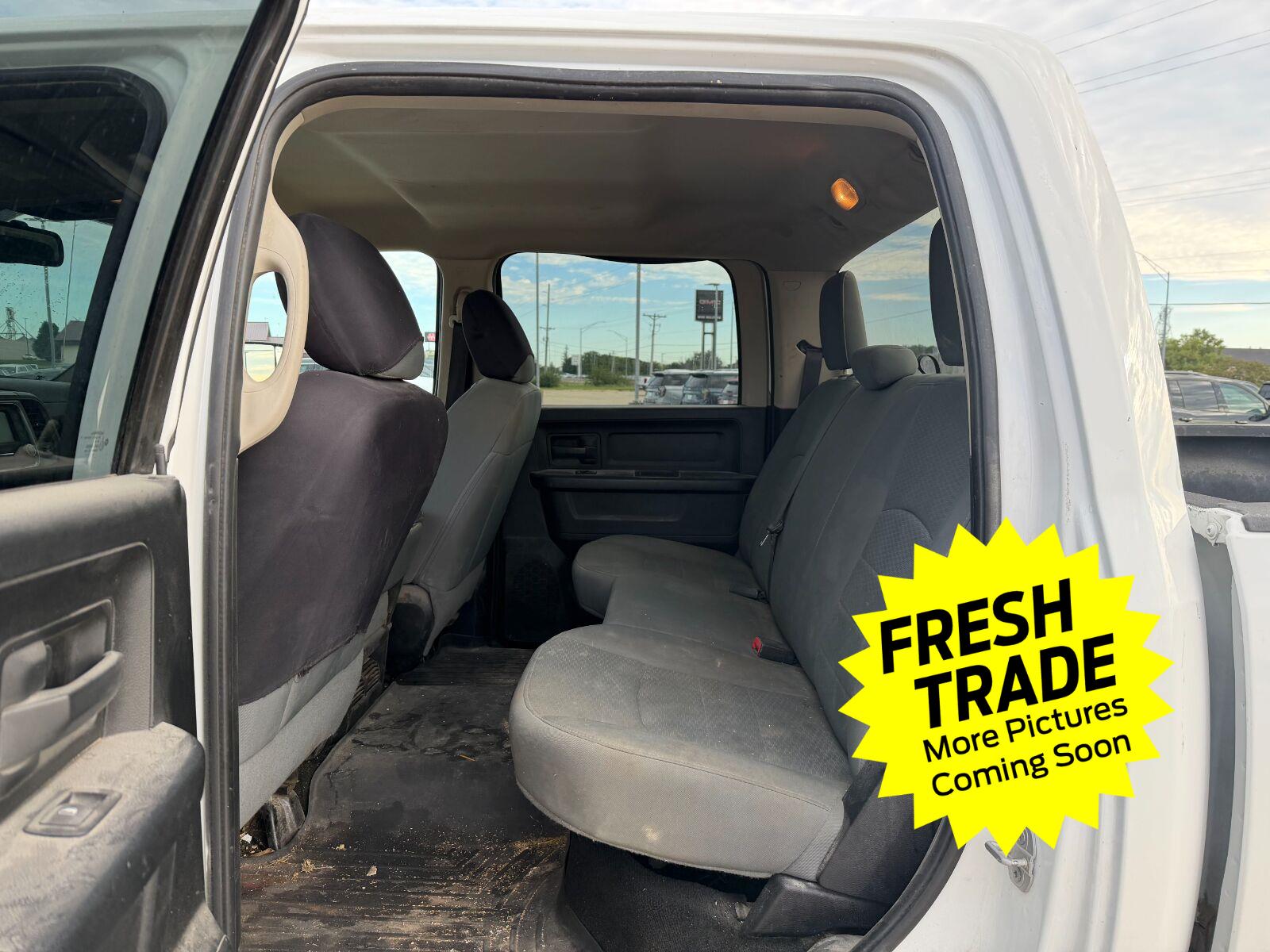 Used 2015 Bright White Clearcoat Ram Tradesman image 10