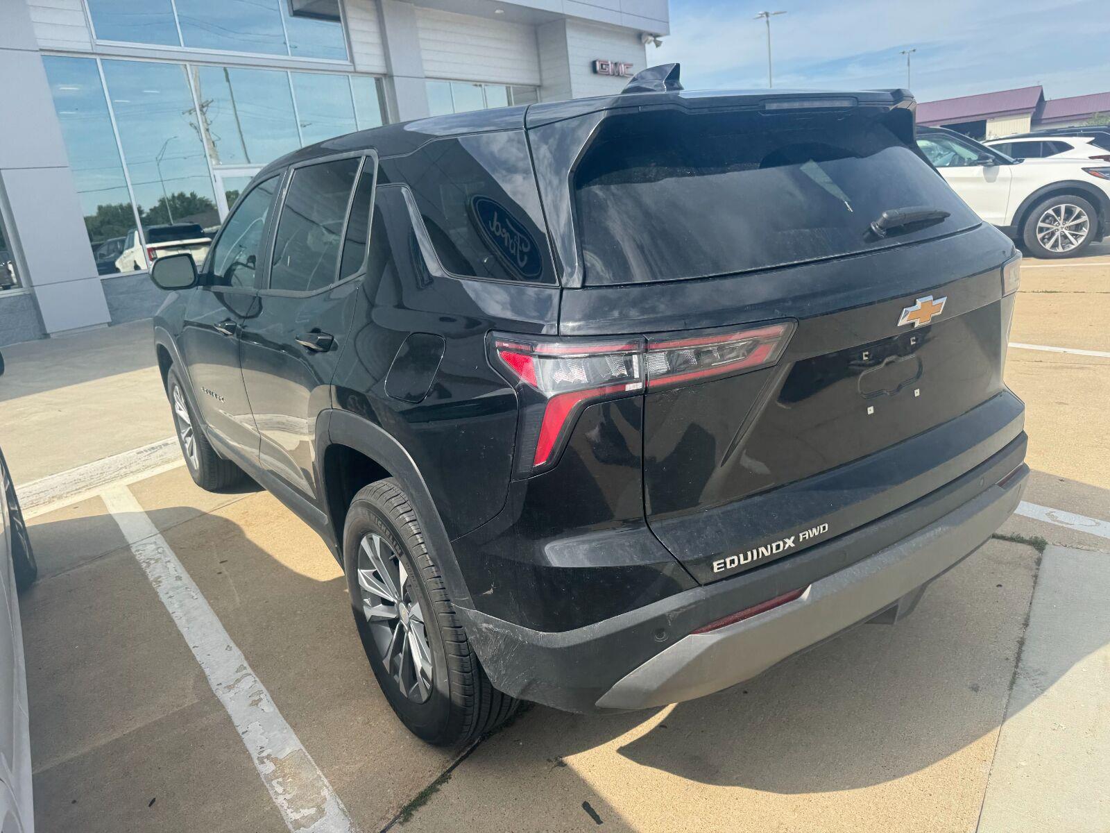 Used 2026 Mosaic Black Metallic Chevrolet AWD LT image 6