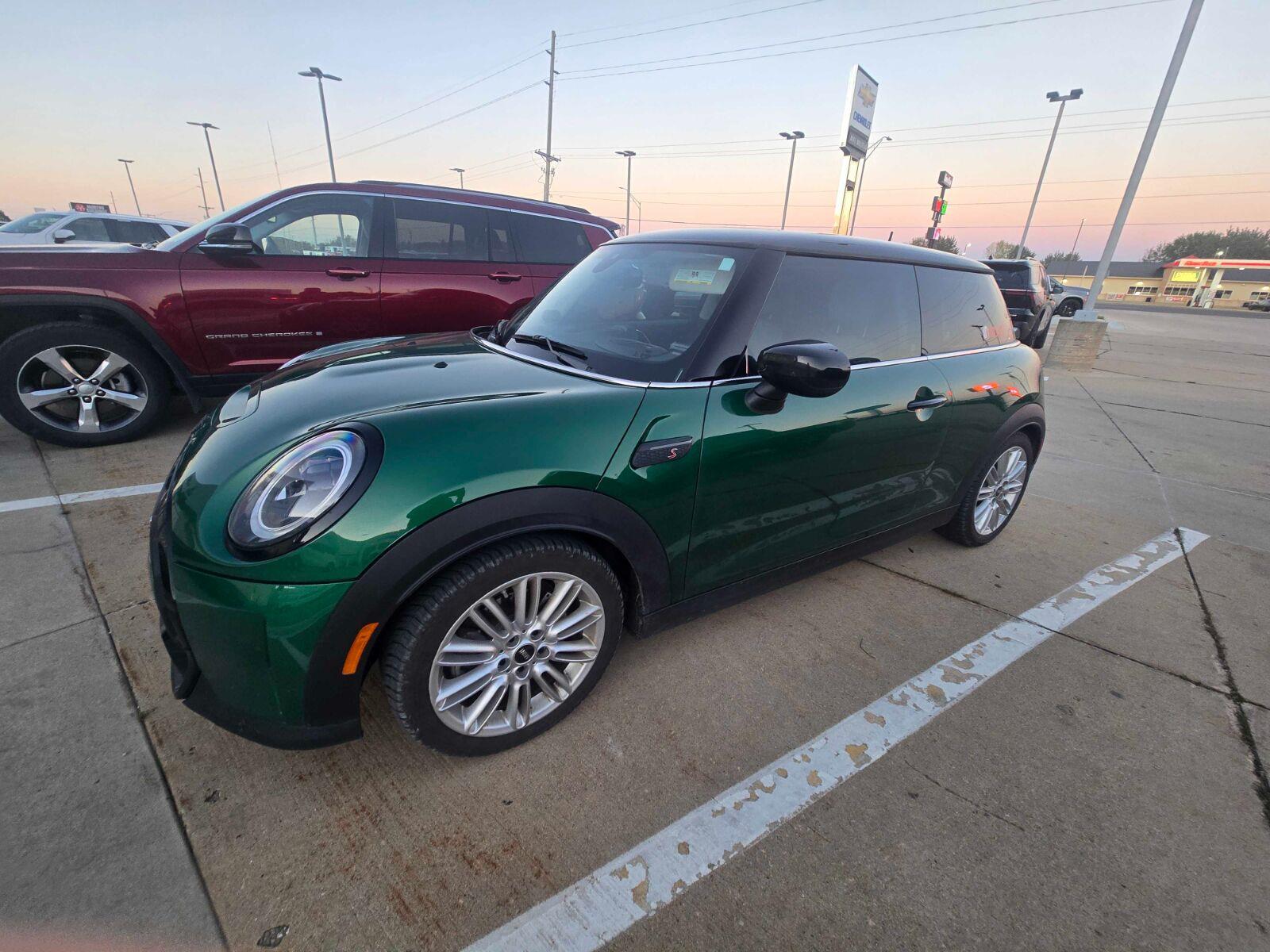 2022 MINI Cooper S 2-Door Hatchback FWD