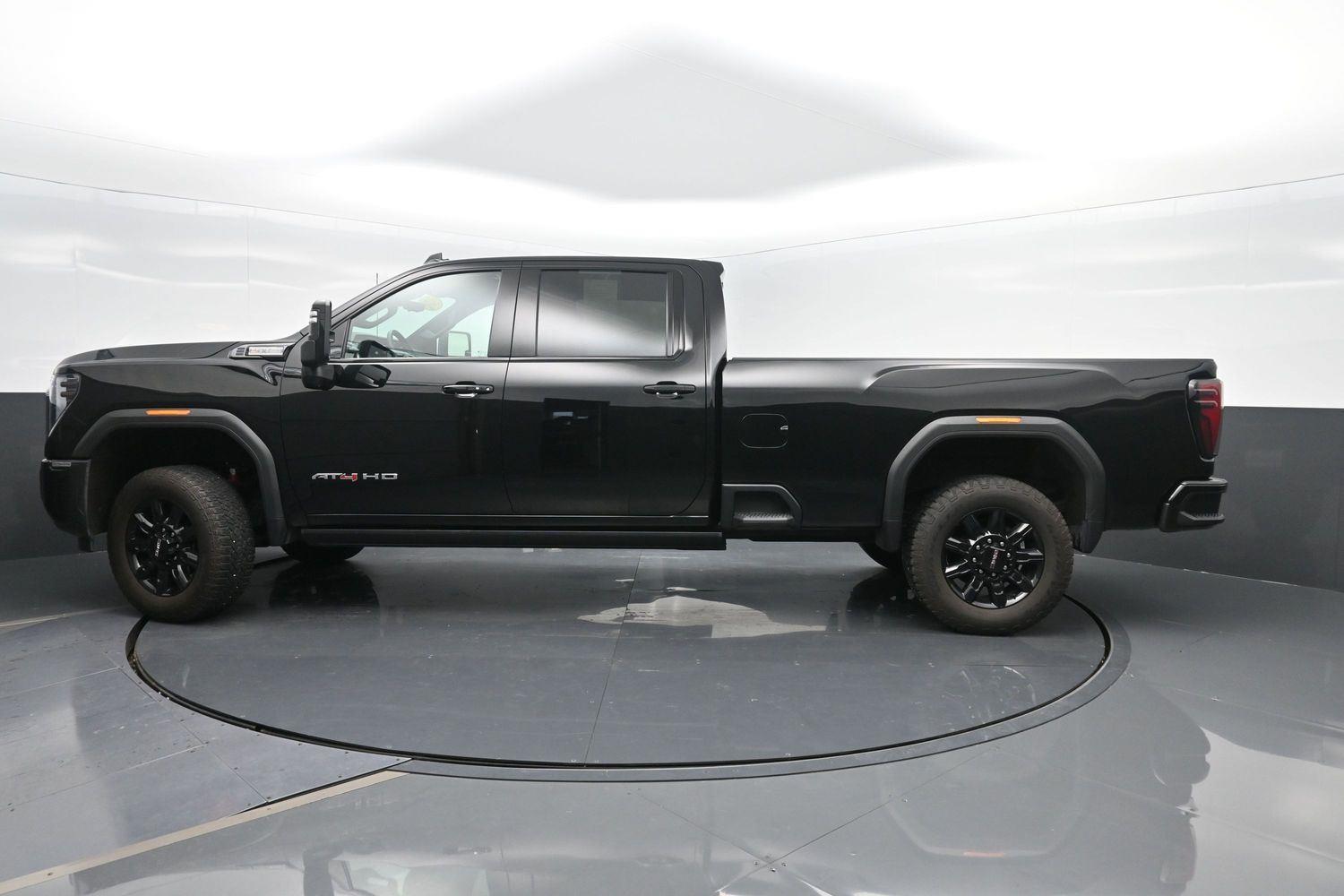 2024 GMC Sierra 3500HD AT4 Crew Cab 4WD