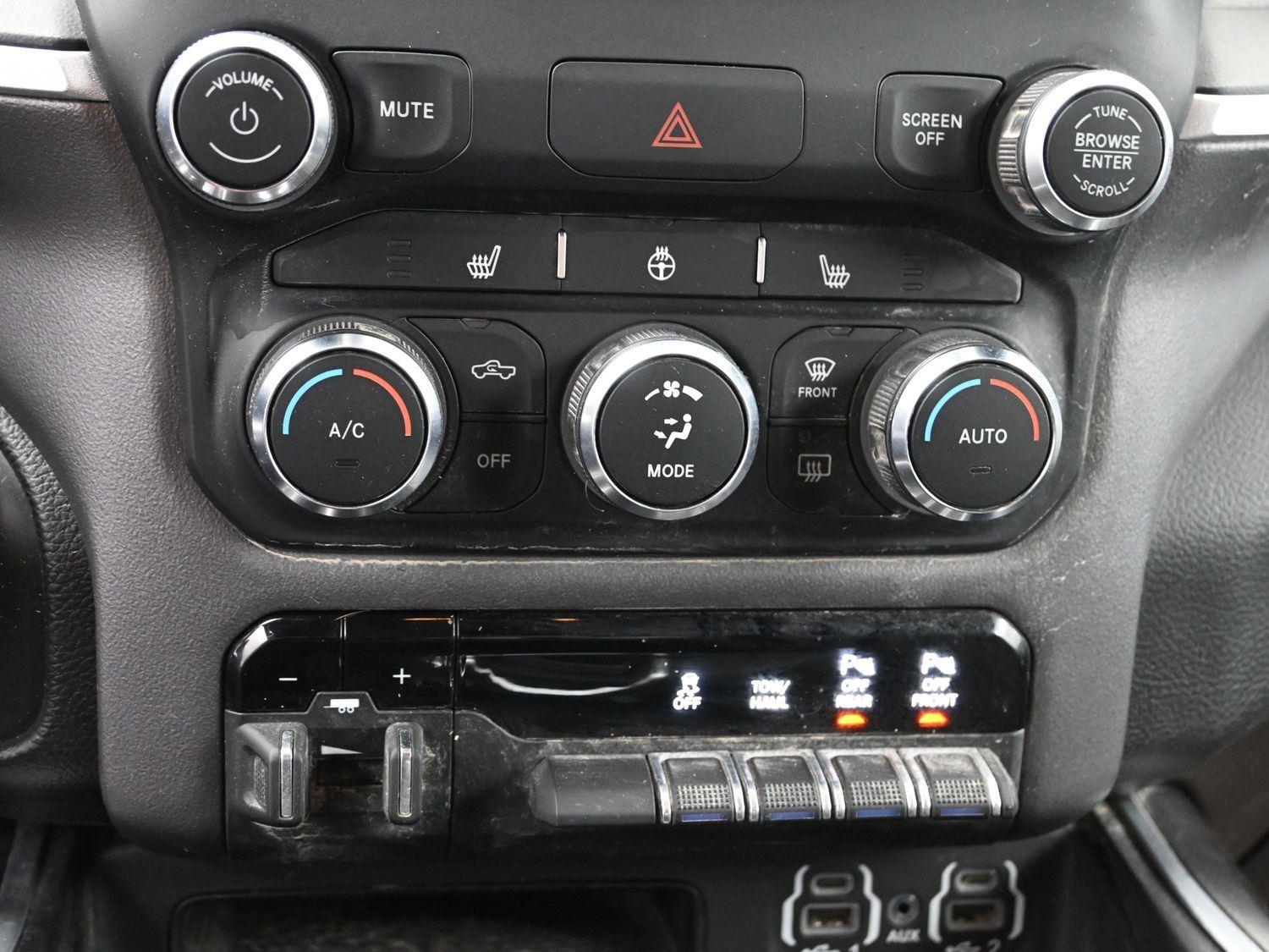 Used 2022 Billet Silver Metallic Clearcoat Ram Big Horn image 27