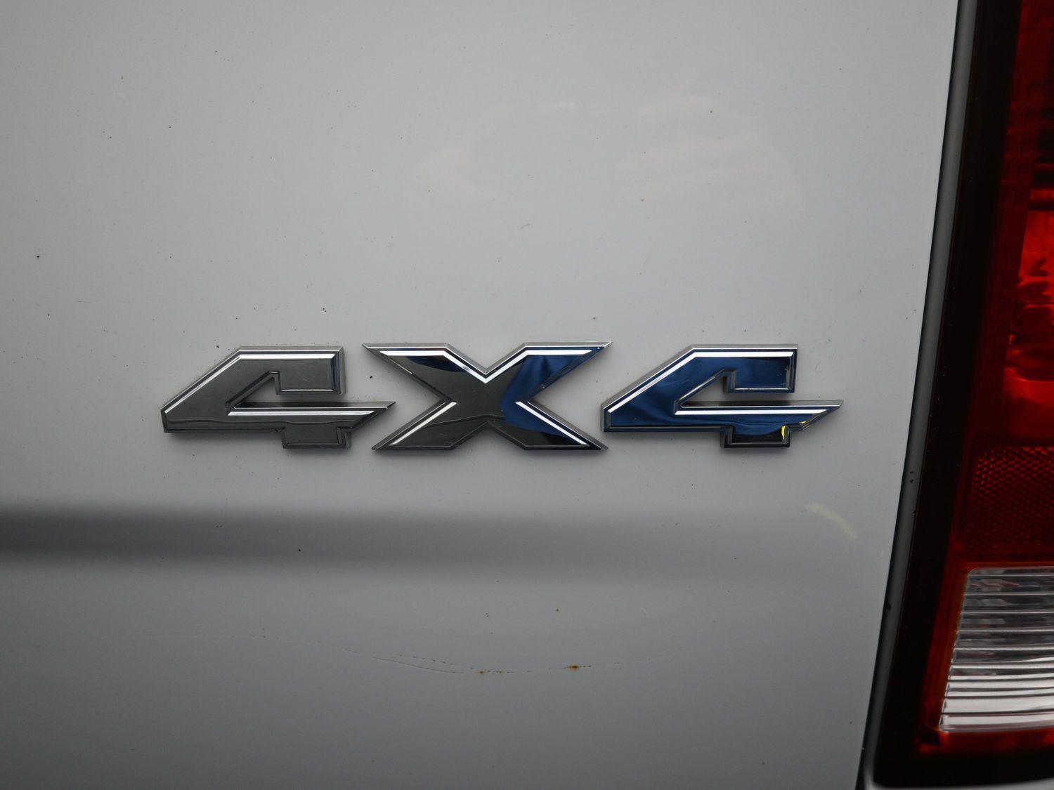 Used 2011 Bright White Ram Big Horn image 12